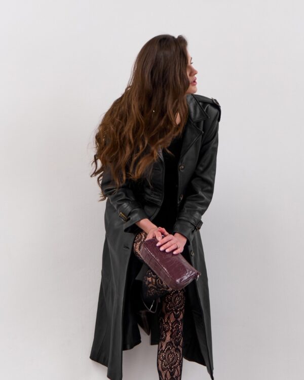 czarny-skorzany-plaszc-vintage-style