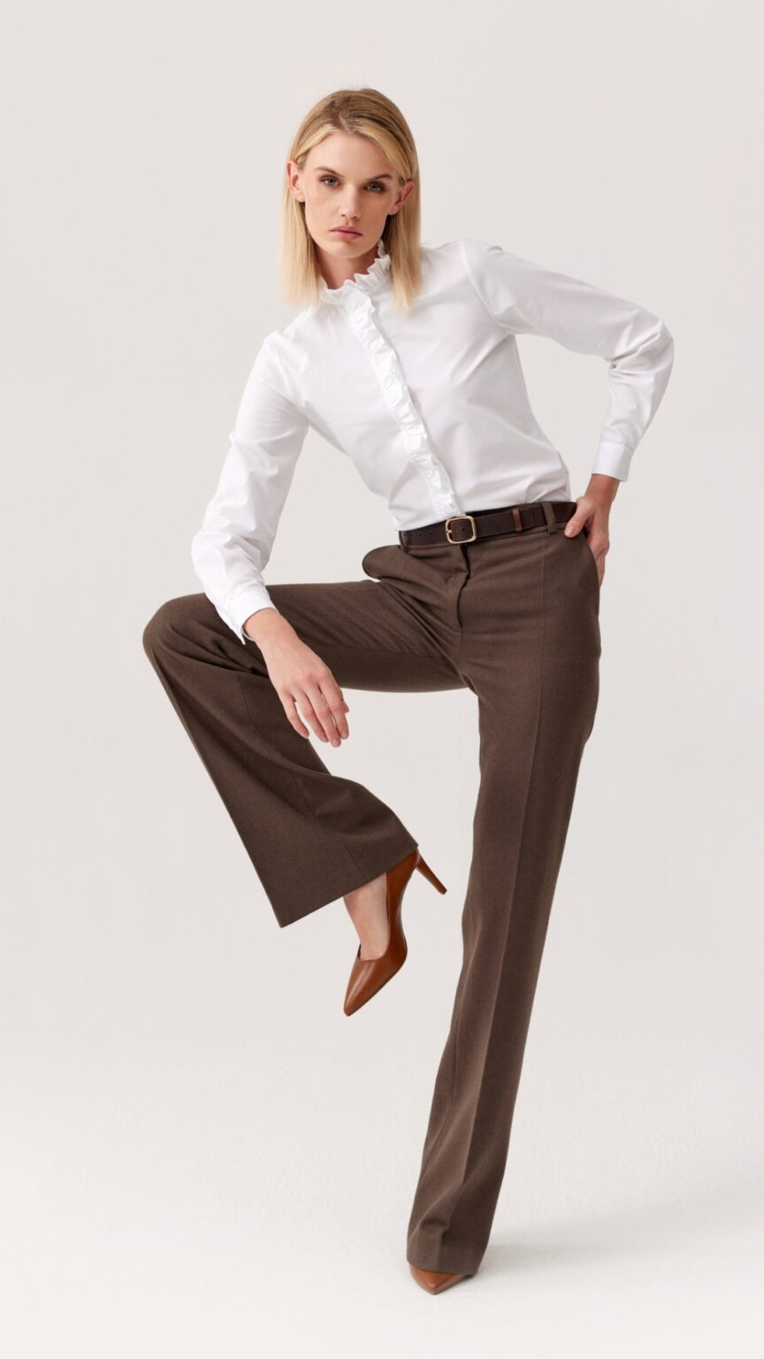 WEŁNIANE SPODNIE Z ROZSZERZANĄ NOGAWKĄ -  KOLOR BRĄZOWY