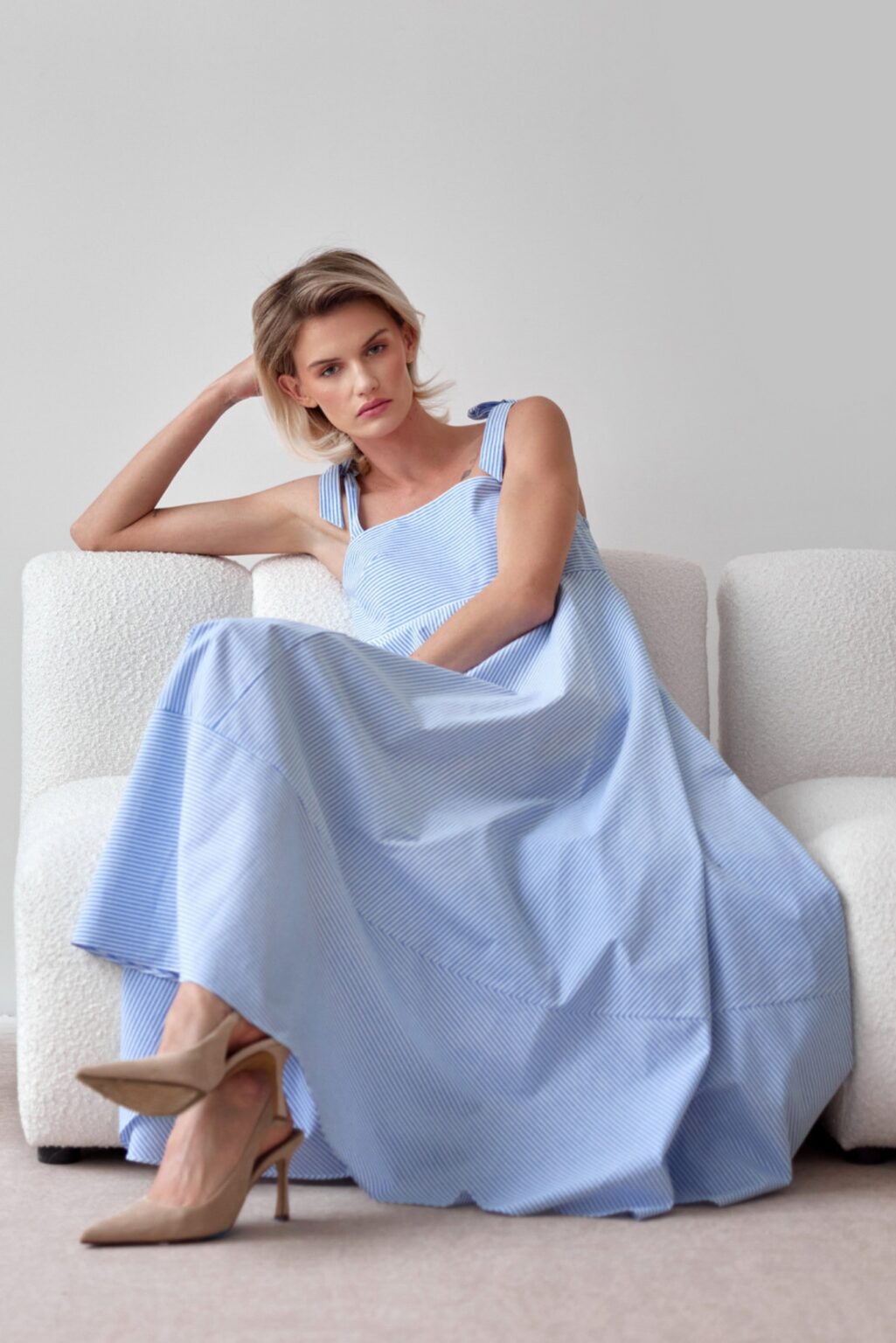 LETNIA SUKIENKA CLARE WIĄZANA NA RAMIONACH