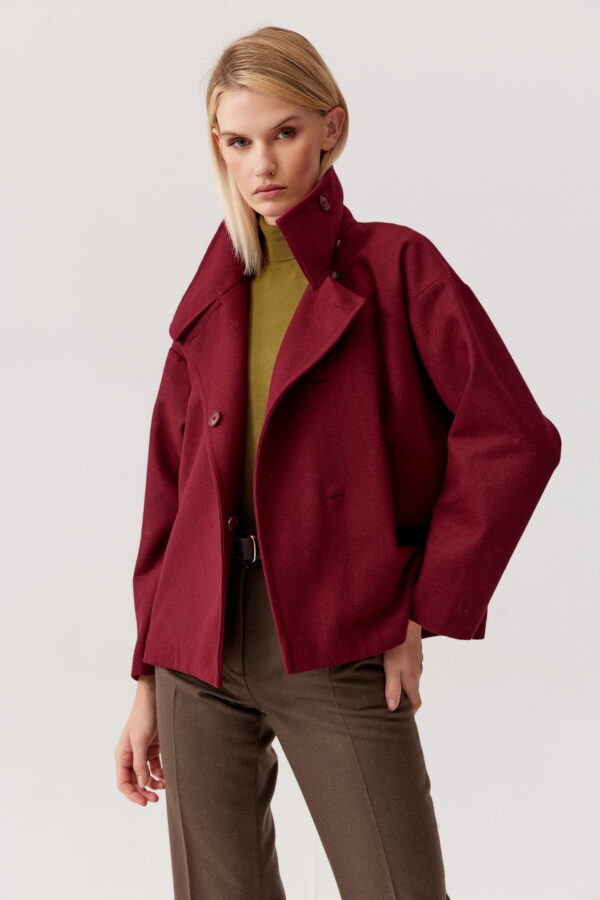 WEŁNIANY WIOSENNY PŁASZCZ ZE STÓJKĄ WOOLLY WOOL - BORDOWY