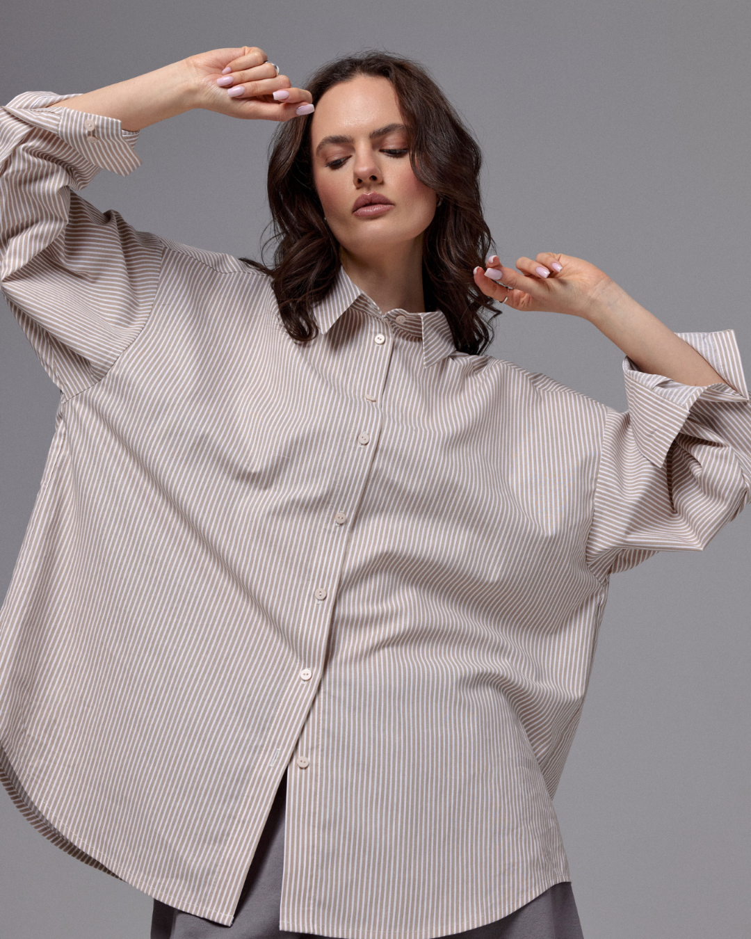 FORM  koszula oversize w brązowe pasy